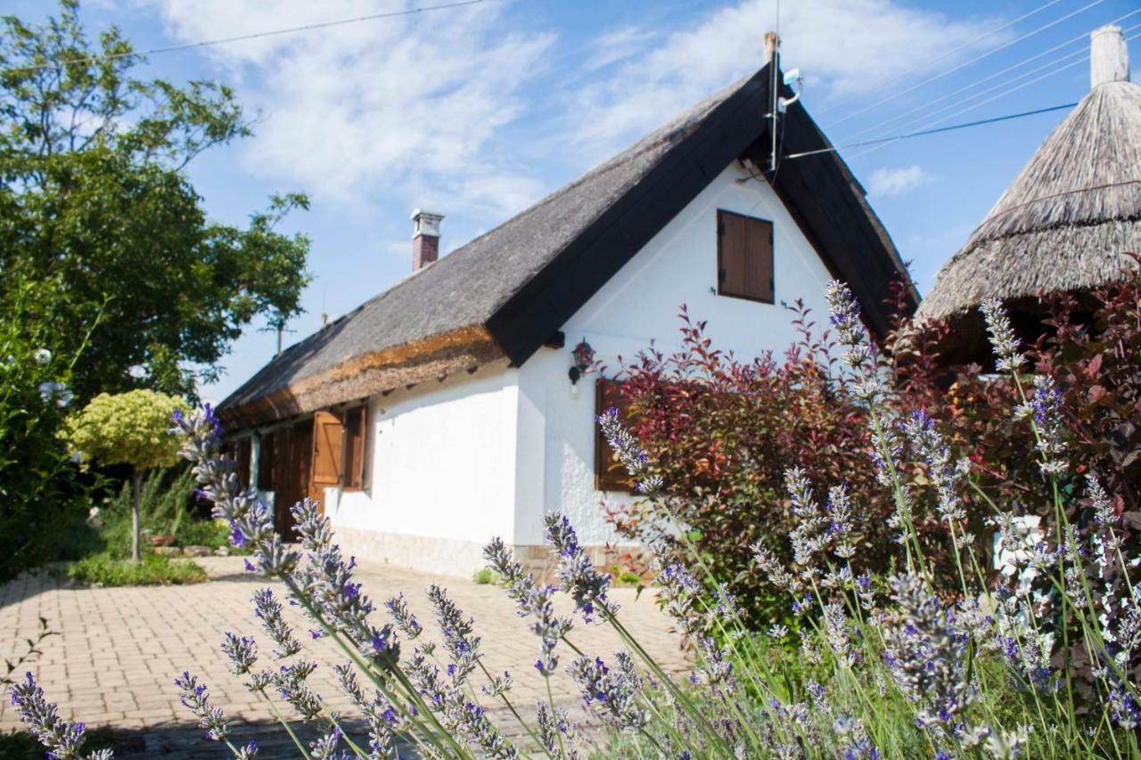 Sweet Cottage Vendégház Gyenesdiás Exterior foto